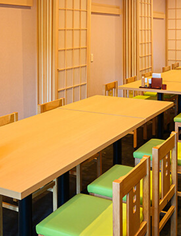 店内テーブル席